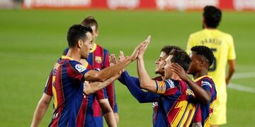 Soccer Football - La Liga Santander - FC Barcelona v Villarreal - Camp Nou, Barcelona, Spain - September 27, 2020 Barcelona players celebrate their fourth goal which is an own goal scored by Villarreal's Pau Francisco Torres REUTERS/Albert Gea