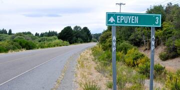 The road that leads to Epuyen, Argentina, Friday, Jan\u002E 11, 2019\u002E An Argentine judge has ordered 85 residents of a remote Patagonian town to stay in their homes for at least 30 days to help halt an outbreak of hantavirus in which nine people have died\u002E (AP Photo/Gustavo Zaninelli) epuyen chubut nuevo brote virus de hantavirus alarma por varias personas muertas contagiadas recorrida por el pueblo donde la gente no puede salir de sus viviendas