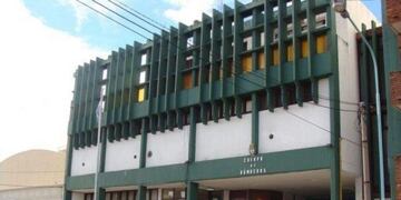 El homenaje de los bomberos marplatenses a los que combaten la pandemia de coronavirus (Foto: Tres Líneas)