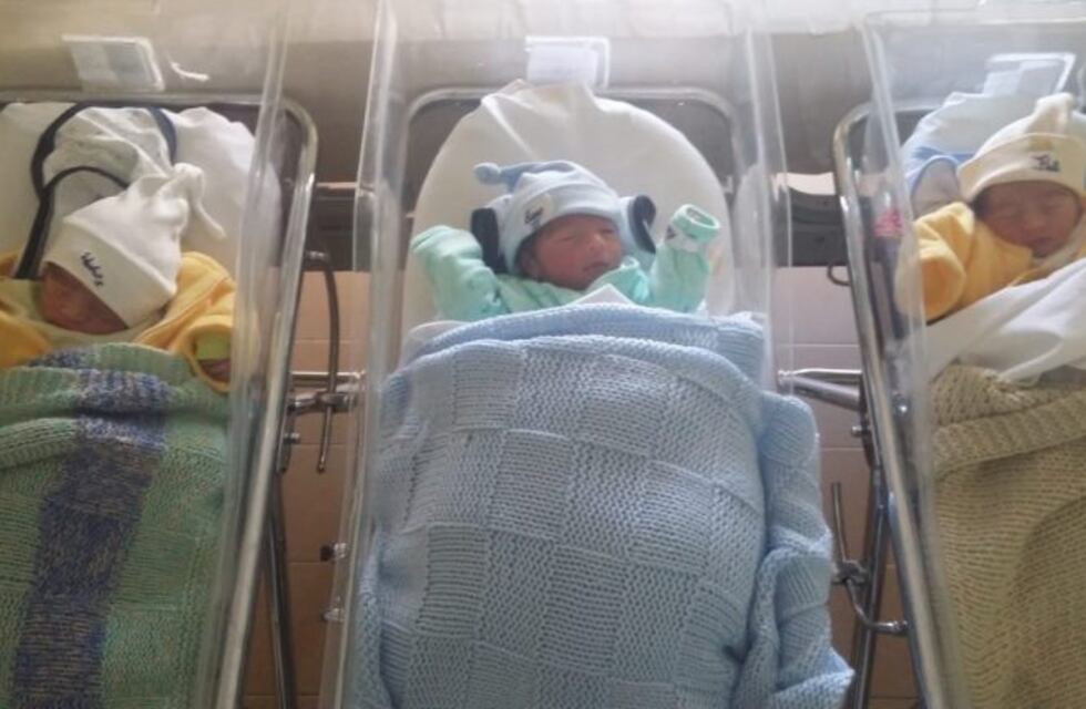 Nacieron trillizos en Azul: sus papás se quedaron sin trabajo y necesitan ayuda