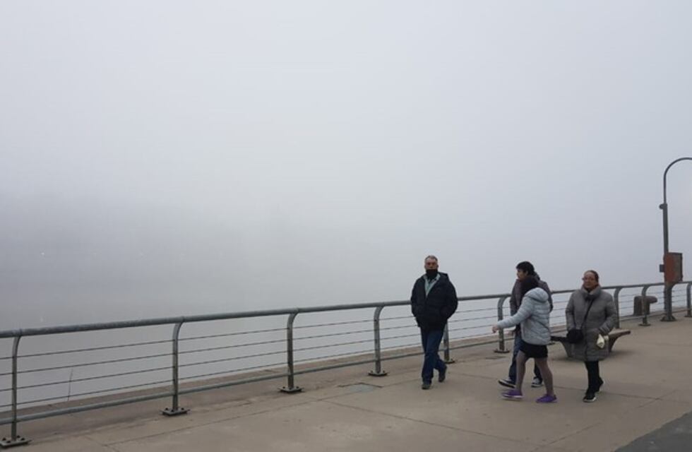 Las increíbles imágenes de la niebla que tapó a Buenos Aires