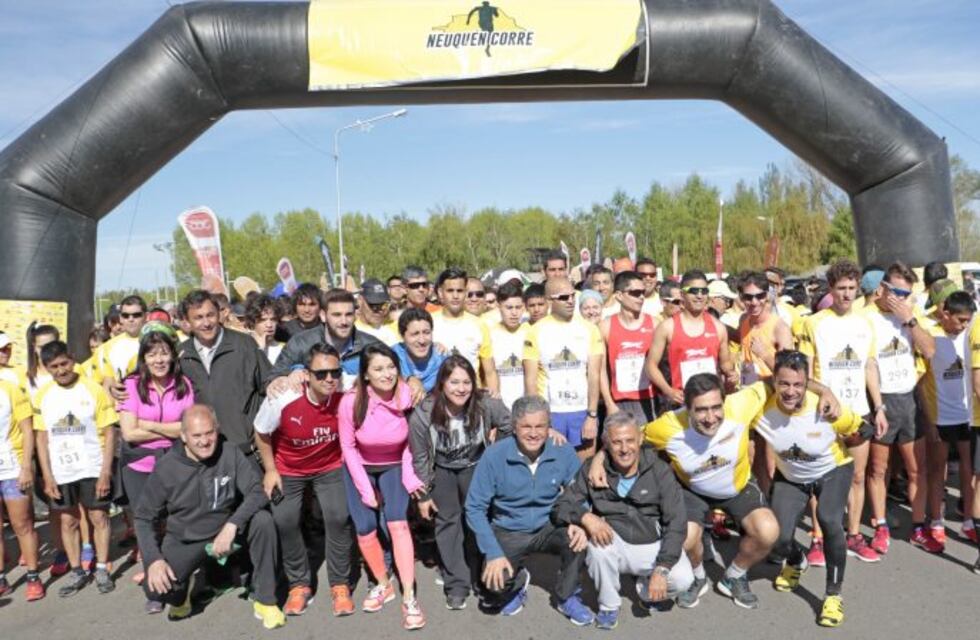 Con una multitudinaria participación, el Paseo Costero se vistió de fiesta con el Neuquén Corre