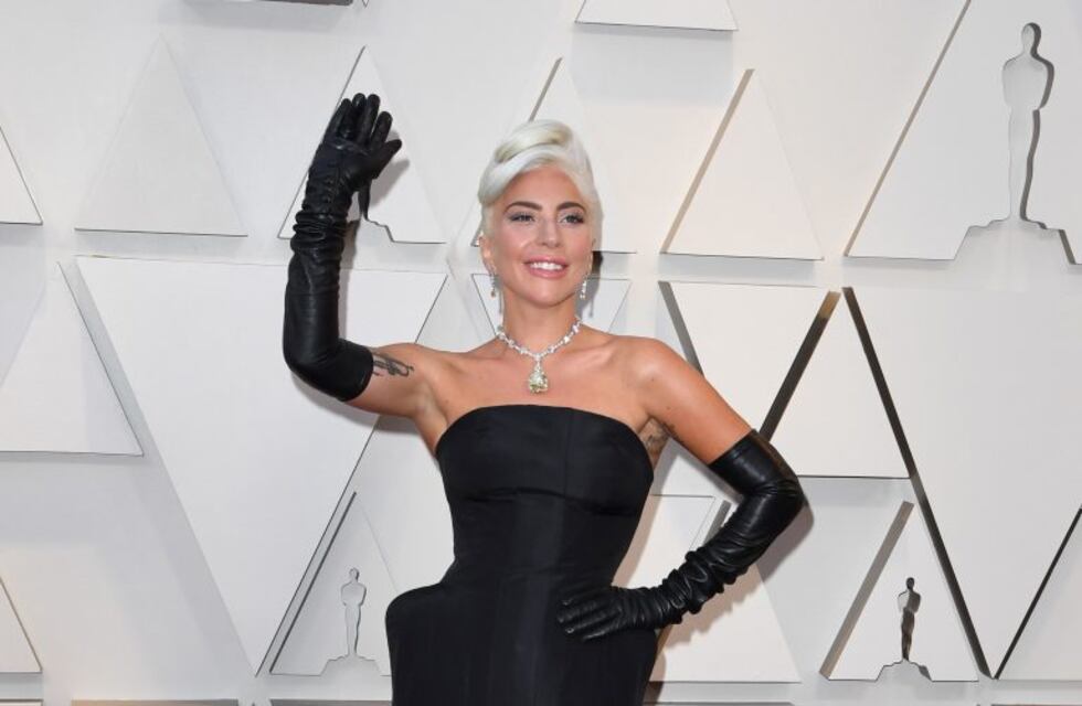 Pescaron infraganti a Lady Gaga a los besos con su nuevo novio y no es Bradley Cooper