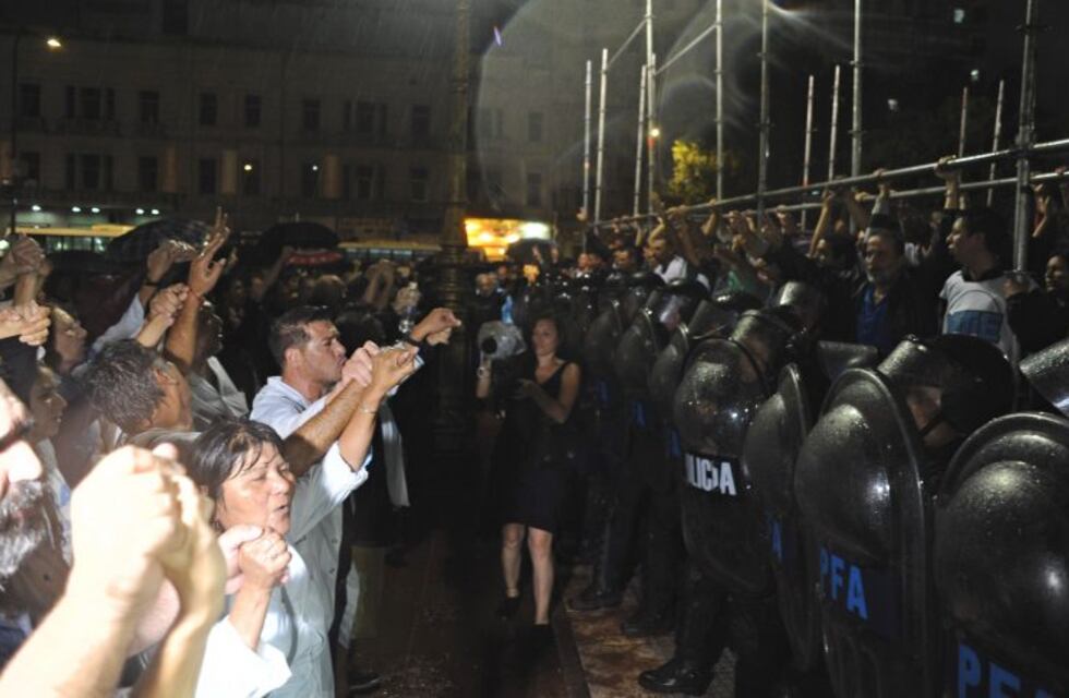 Liberaron a los docentes detenidos tras desalojo frente al Congreso