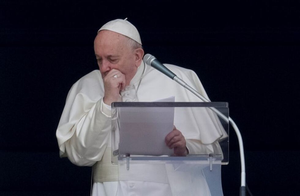 Por el coronavirus el papa celebrará el rezo del ángelus por video