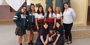 Las alumnas premiadas (El Tribuno)
