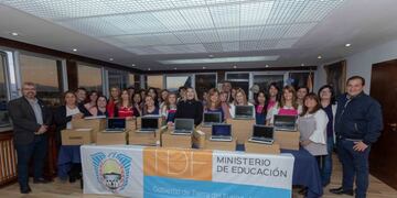 Entrega de netbooks a jardines de infantes