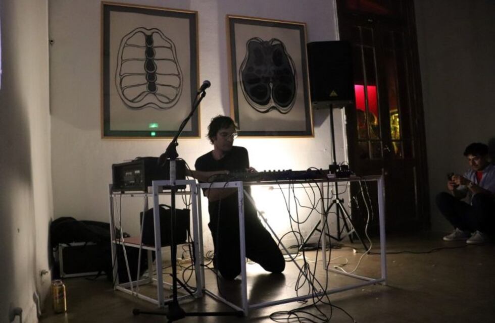 Así fue la intervención artística en Córdoba de uno de los chilenos detenidos