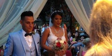 Tras 10 años de noviazgo, Roberto Edgar se casó con Jenifer