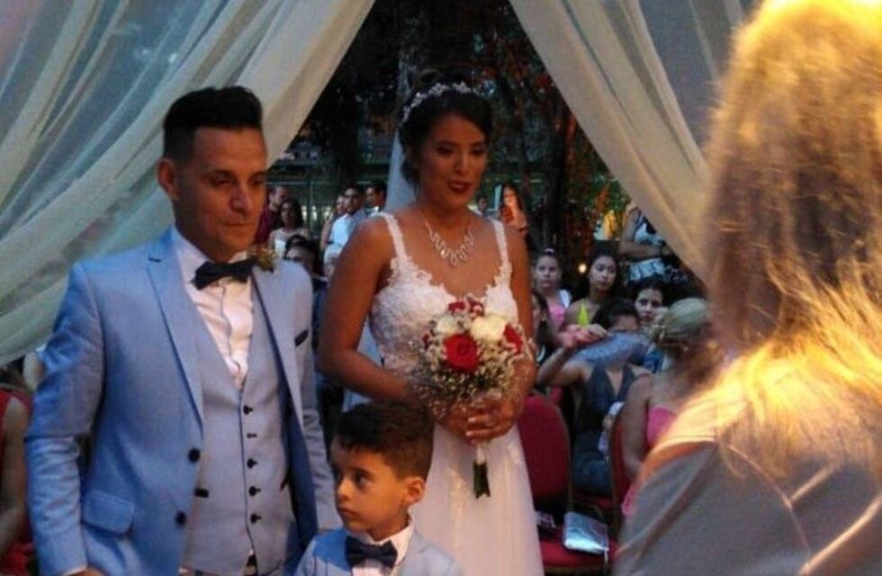 Lloran las malvadas: se casó Roberto Edgar, líder del grupo Volcán