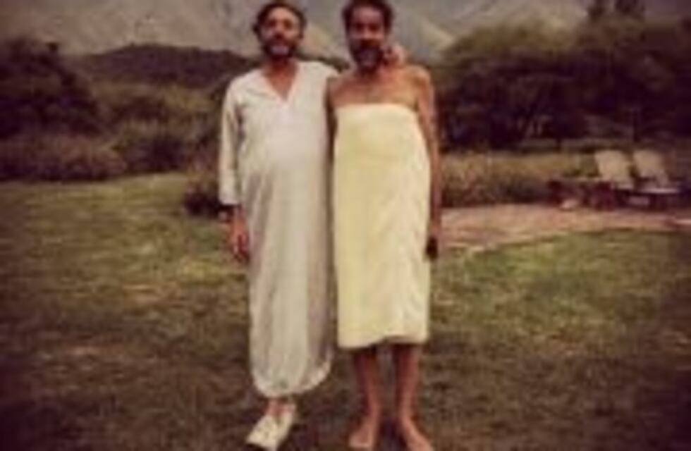 Se viralizó una divertida foto de Fito Páez con Coki Debernardi recibiendo el 2017