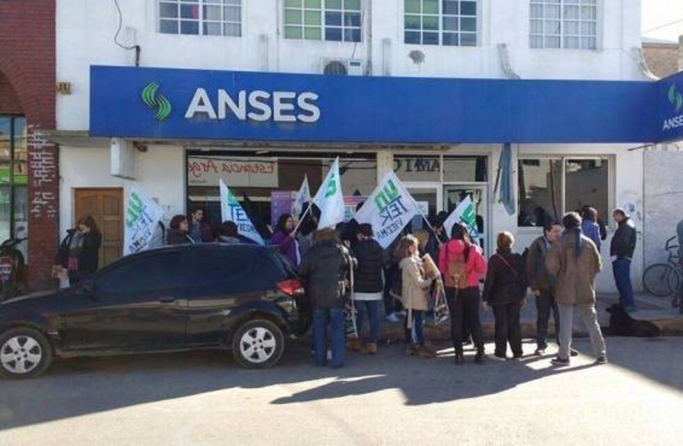 Anses volvió a tomar jubilaciones de docentes en Río Negro