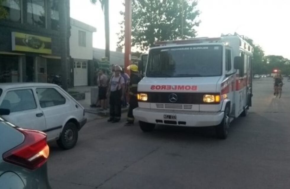 Daños materiales al incendiarse una vivienda