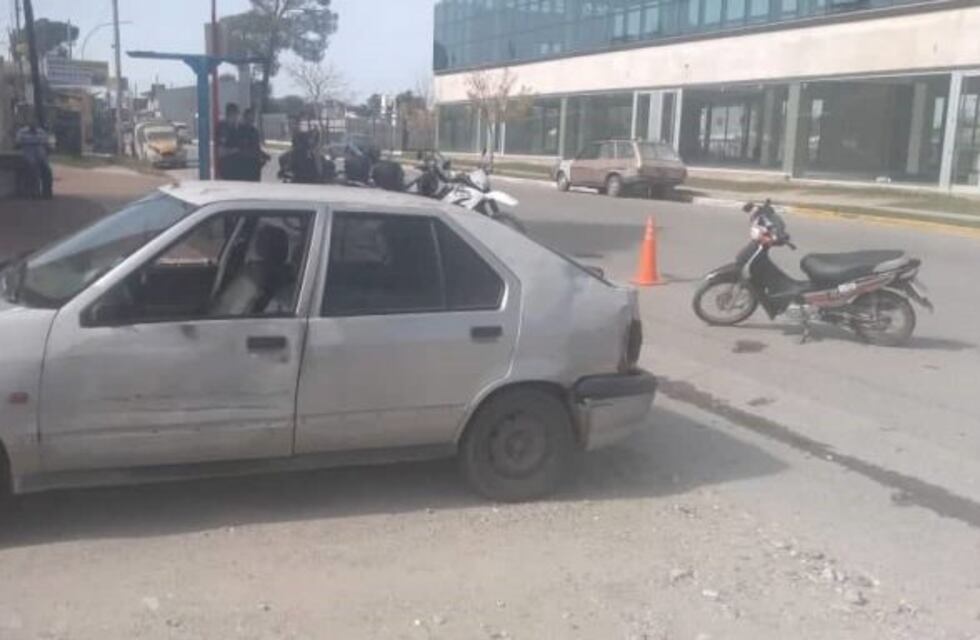 Alta Gracia: fuerte impacto entre una motocicleta y un automóvil