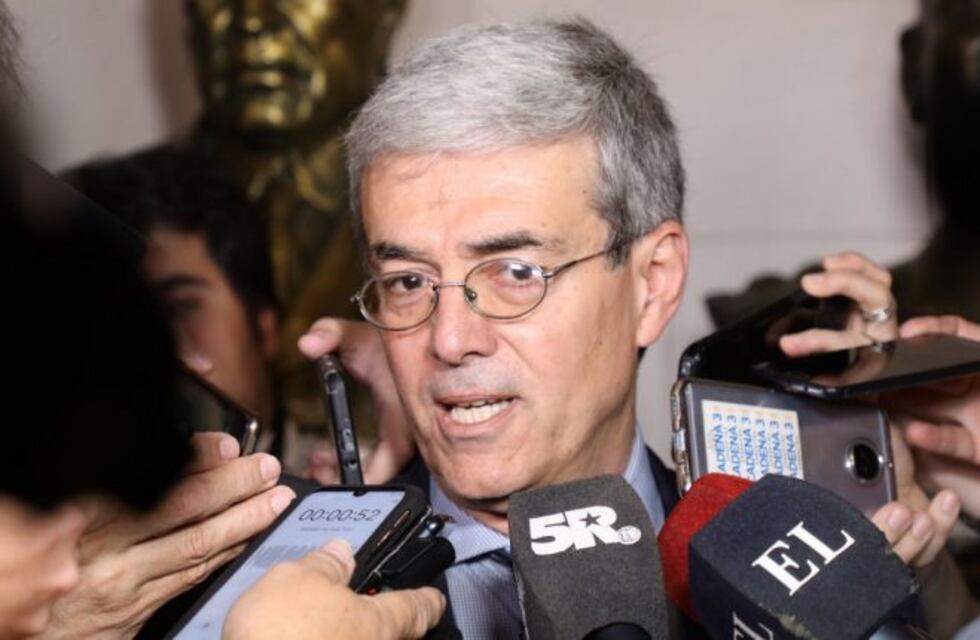 El ministro Walter Agosto y otro funcionario provincial tienen coronavirus