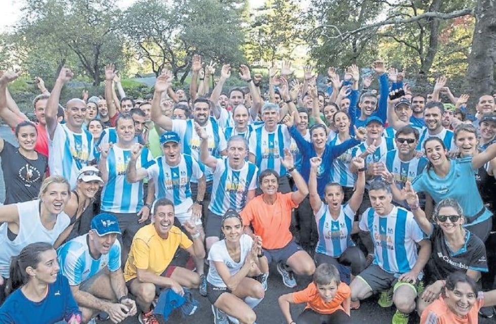 Nueva York: 300 argentinos corrieron con una cinta de luto
