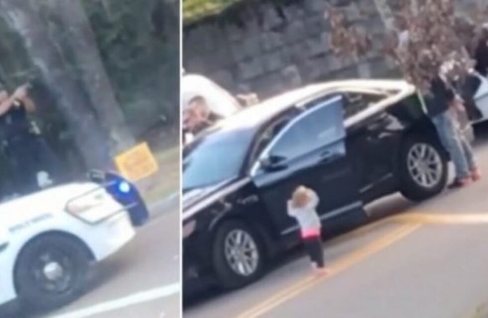 Una nena de dos años se "entregó" a la Policía y su video se hizo viral