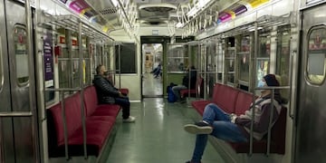 Subte casi vacío en la Ciudad de Buenos Aires (Foto: Erica Canepa/Bloomberg).
