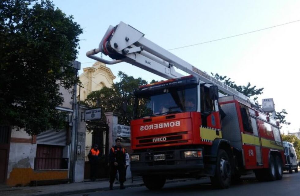 Intentan localizar al padre que realizó la amenaza de bomba en el colegio Reina de la Paz
