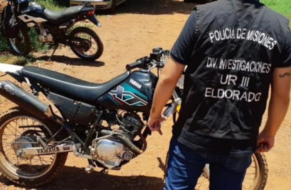 La policía recuperó una moto robada a un joven