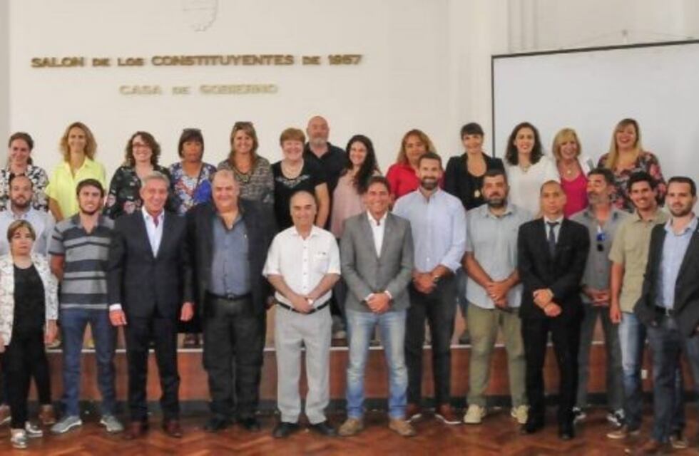Arcioni convocó a los encargados del turismo de la provincia