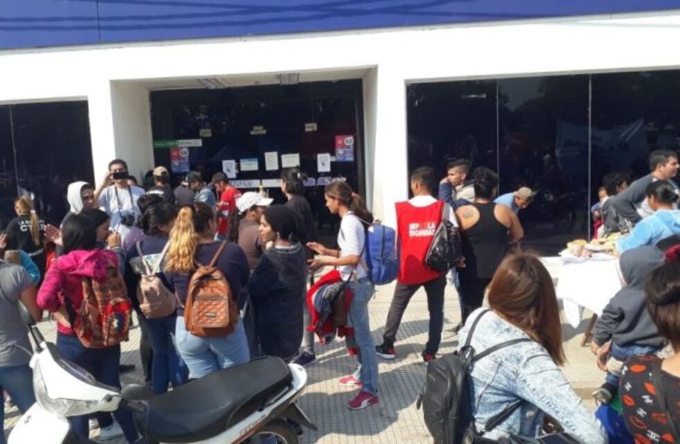 Olla popular frente a la ANSES de Formosa