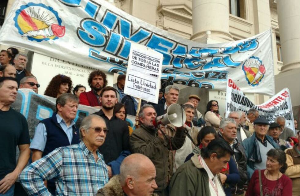 Choferes despedidos reclaman por su reincorporación