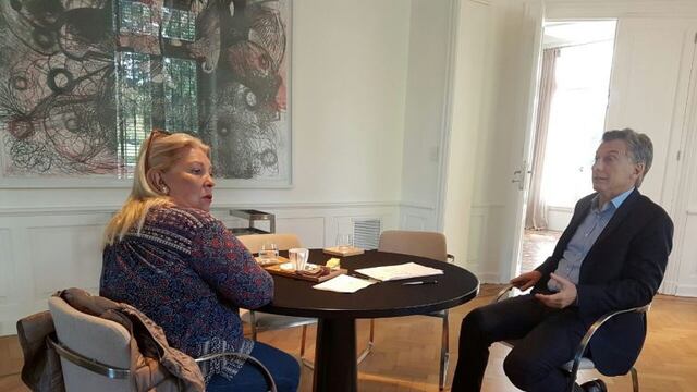 DYN002, BUENOS AIRES 20/04/17, EL PRESIDENTE MAURICIO MACRI, MANTUVO UNA REUNION ESTA MAu00d1ANA CON LA DIPUTADA ELSA CARRIO.FOTO:DYN/FACEBOOK/MACRI. olivos Mauricio Macri elisa carrio elecciones legislativas 2017 reunion del presidente con precandidata a senadora por la ciudad de buenos aires en la quinta de olivos