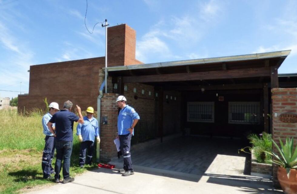 La EPE detectó 60 conexiones ilegales en barrio Tango II que evadían 1,5 millones anuales