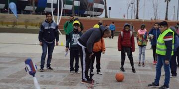 Lanzamiento de cohetes a propulsión de agua\u002E Fotos: Hector Portela