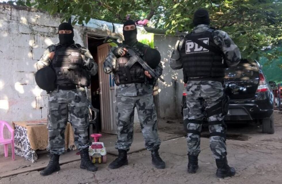 Detuvieron a dos narcos que vendían droga en escuelas santafesinas