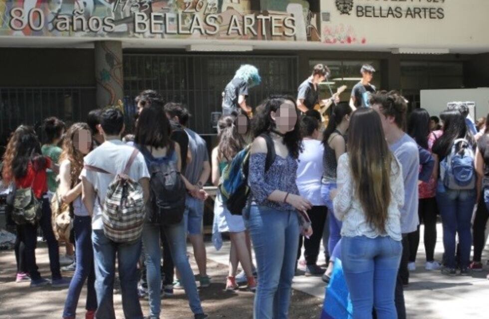 Desborde cloacal en Bellas Artes desembocó en un cruce institucional