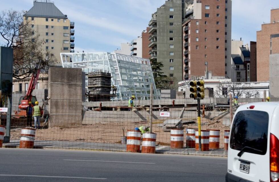 Denuncian el “abandono” de la Plaza España y prometen finalizar las obras
