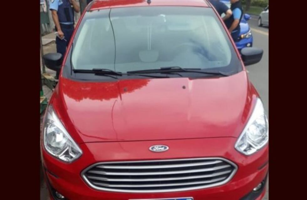 Detienen a un sospechoso del robo del auto con la bebé adentro