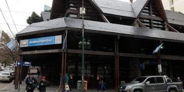 El edificio de Aerolíneas en Bariloche está ubicado en Mitre y Villegas\u002E