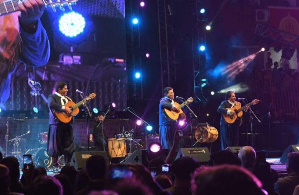 Los Manseros Santiagueños se bajan de la grilla del Festival Nacional de Folklore de Cosquín