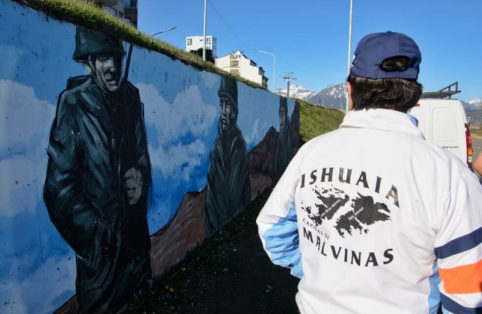 Se completó la restauración del mural Malvinas