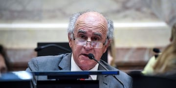 Parrilli quiere reducir las tasas de interés de las tarjetas de crédito\u002E
