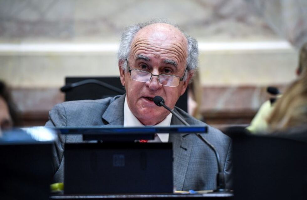 Parrilli quiere reducir las tasas de interés de las tarjetas de crédito