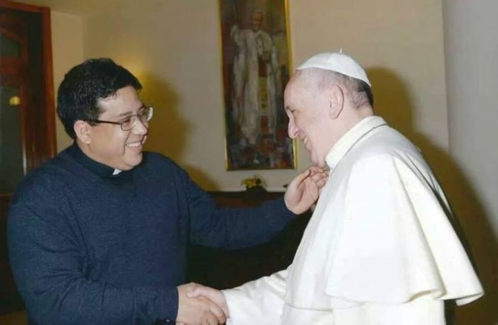 Un sacerdote misionero compuso una canción en contra del aborto