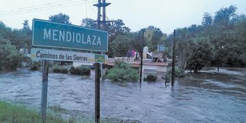 La trágica inundación afectó a casi 2\u002E000 familias\u002E Devastadora\u002E