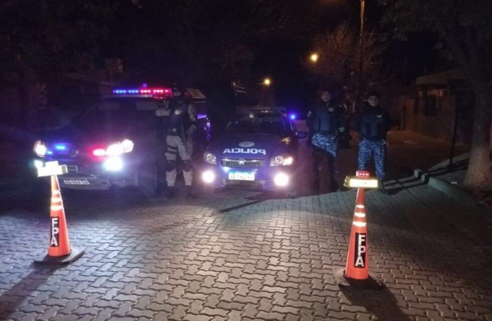 Transitaban con drogas y con un arma de fuego: tres hombres detenidos