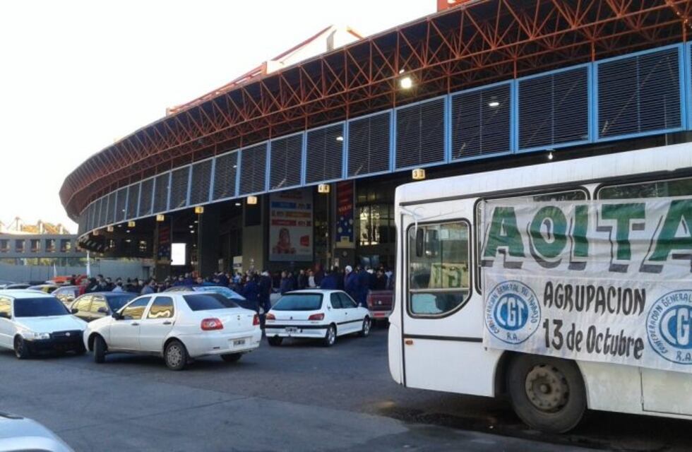 Córdoba sin interurbanos: se tensa la cuerda y los choferes salen a protestar