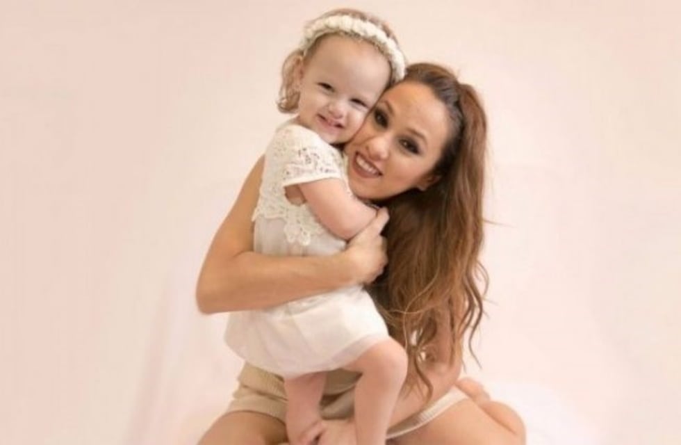 Barby Silenzi contó que su hija de tres años toma la teta y fue criticada