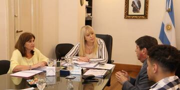 Buscan mejorar la atención sanitaria en Alderetes\u002E (Twitter @RossanaChahla)