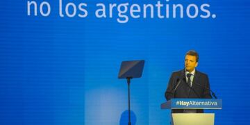 Sergio Massa se presentó como \