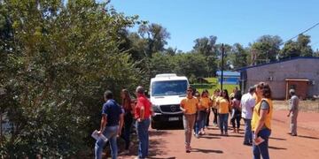 Durante el operativo se encontraron muchos envases de plástico cargados de agua\u002E