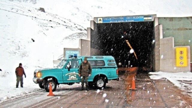 El paso a Chile por el tu00fanel Cristo Redentor dejaru00e1 de operar las 24 horas a partir del 16 de mayo. Desde ese du00eda, la apertura su00f3lo seru00e1 de 8 a 20 horas.