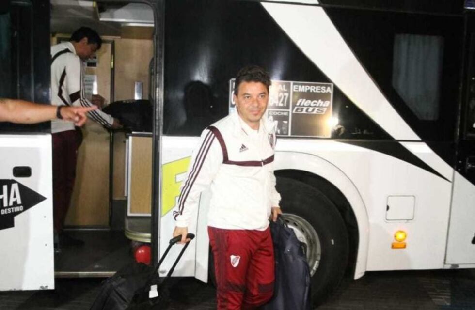 Llegó a Mendoza el plantel de River y se prepara para enfrentar a Almagro