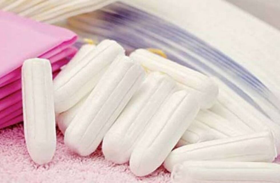 En Morón, mediante el programa "Menstruar", entregan gratis toallitas femeninas